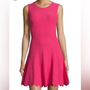 Alice& Olivia  Paulie sleeveless scalloped hem fit & flare excellent condition